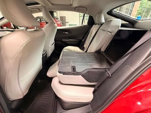 Used 2024 Toyota Prius XLE FWD image 17