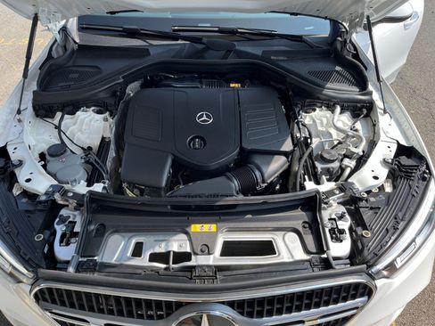 Used 2024 Mercedes-Benz GLC 300 GLC 300 image 34