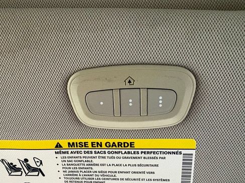 Used 2019 Chrysler Pacifica Touring-L FWD image 33