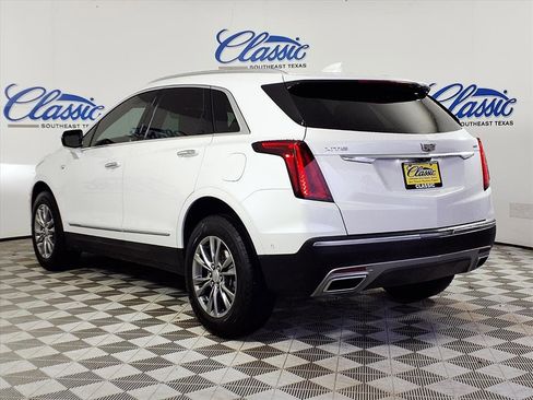 Used 2021 Cadillac XT5 Premium Luxury image 2