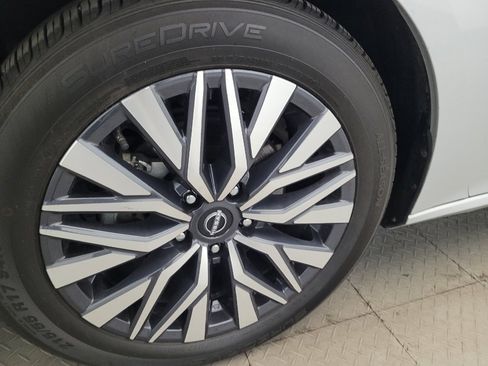 Used 2024 Nissan Altima 2.5 SV FWD image 31