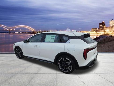 New 2026 Kia K4 GT-Line FWD image 3