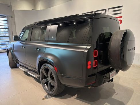 Used 2023 Land Rover Defender 130 X-Dynamic SE AWD/4WD image 6