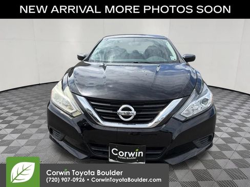 Used 2017 Nissan Altima 2.5 S w/ Power Driver Seat Package FWD image 2