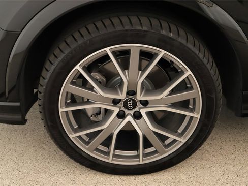 Certified 2025 Audi Q3 2.0T Premium Plus w/ Premium Plus Package image 34