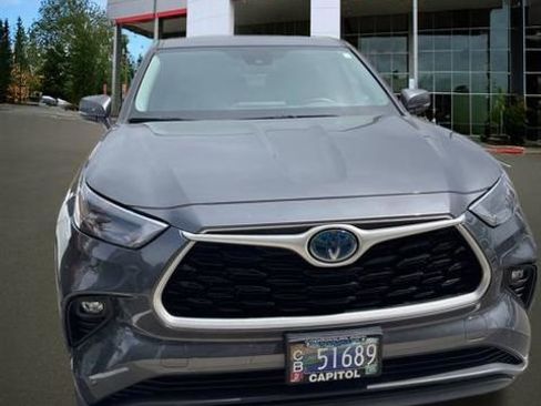 Used 2023 Toyota Highlander LE AWD/4WD image 33
