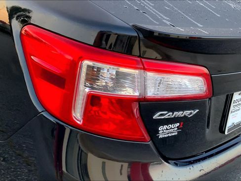 Used 2012 Toyota Camry SE FWD image 25