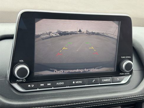 Used 2021 Nissan Rogue S image 4