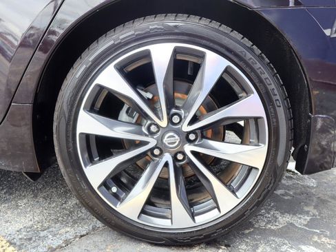 Used 2016 Nissan Maxima SR FWD image 32