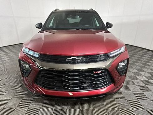 Used 2023 Chevrolet TrailBlazer RS w/ Sun and Liftgate Package FWD image 7