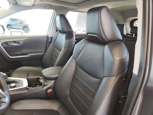 Used 2025 Toyota RAV4 Limited w/ Advanced Technology Package image 17