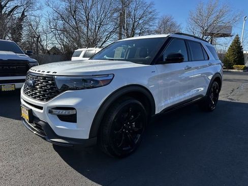 Certified 2023 Ford Explorer ST-Line image 9