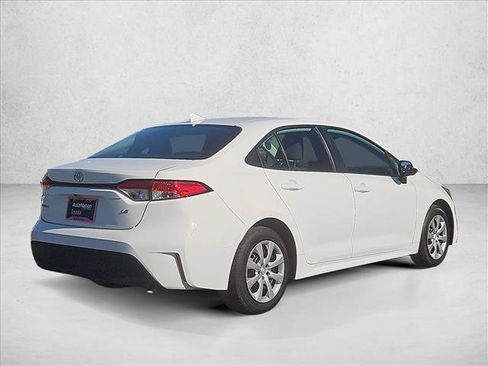 Used 2024 Toyota Corolla LE FWD image 5