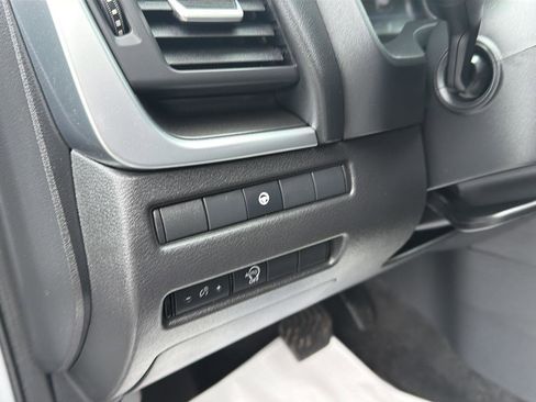 Used 2023 Nissan Rogue SV image 13