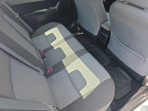Used 2018 Toyota Corolla LE FWD image 11