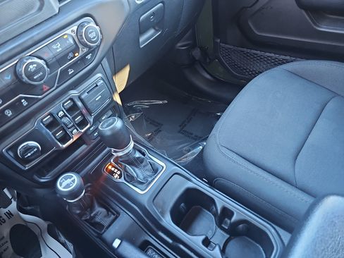 Used 2023 Jeep Wrangler Unlimited Sport image 25