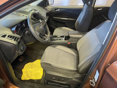 Used 2017 Ford Escape SE w/ Equipment Group 201A image 23