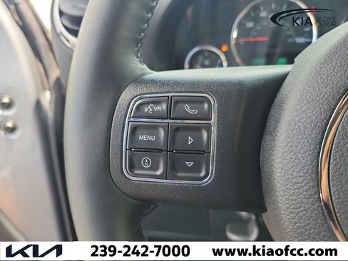 Used 2017 Jeep Wrangler Sahara w/ Connectivity Group AWD/4WD image 20