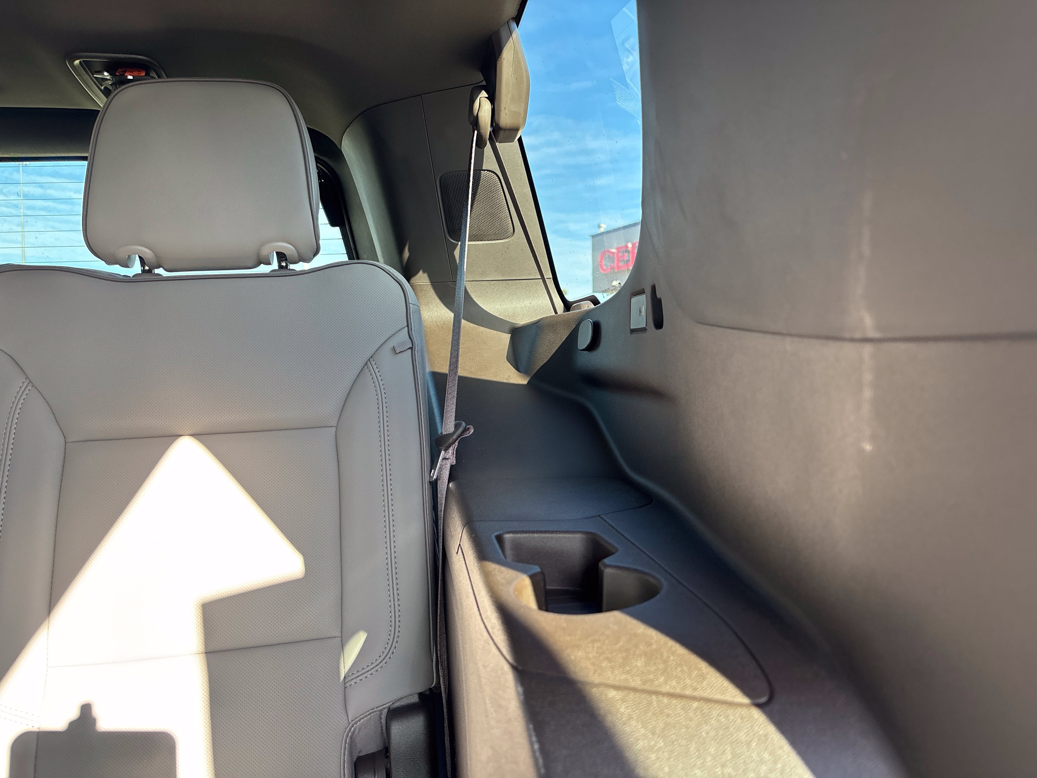Used 2022 GMC Yukon SLT w/ SLT Luxury Package AWD/4WD image 52