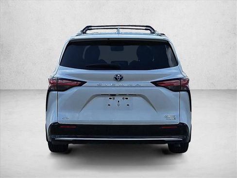 Used 2023 Toyota Sienna Limited AWD/4WD image 7