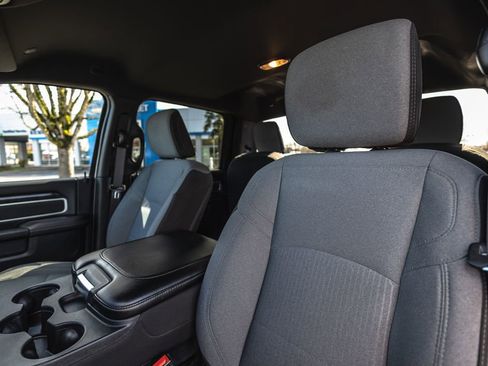 Used 2024 RAM 2500 Big Horn image 25