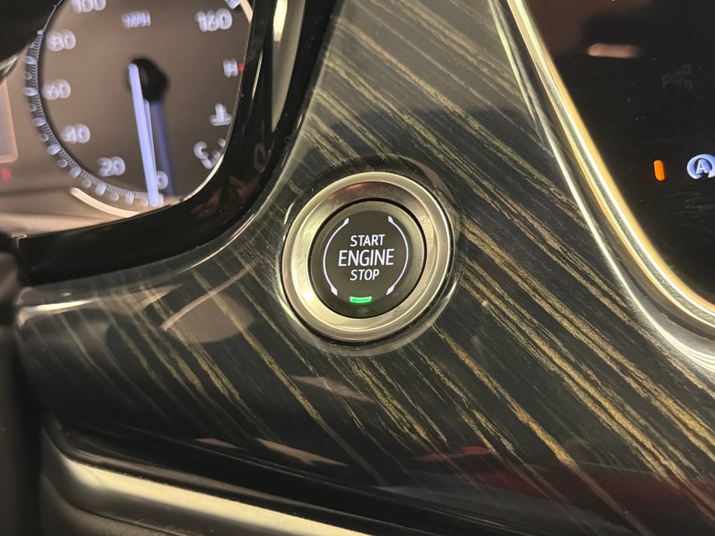 Used 2023 Cadillac XT6 Premium Luxury FWD image 41
