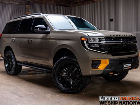 Used 2026 Ford Expedition Tremor image 1
