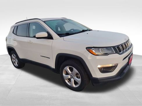 Used 2018 Jeep Compass Latitude w/ Cold Weather Group image 8