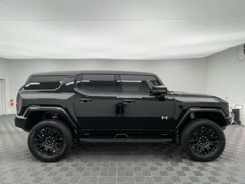 Used 2025 GMC Hummer EV 2X w/ LPO, Illumination Package AWD/4WD image 9