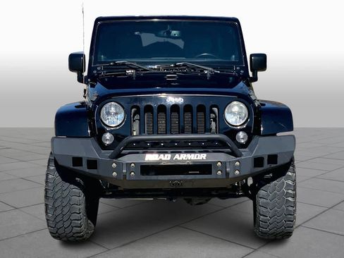 Used 2014 Jeep Wrangler Unlimited Rubicon w/ Connectivity Group image 4