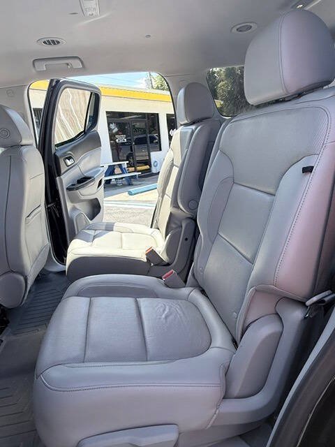 Used 2020 GMC Acadia SLT FWD image 11