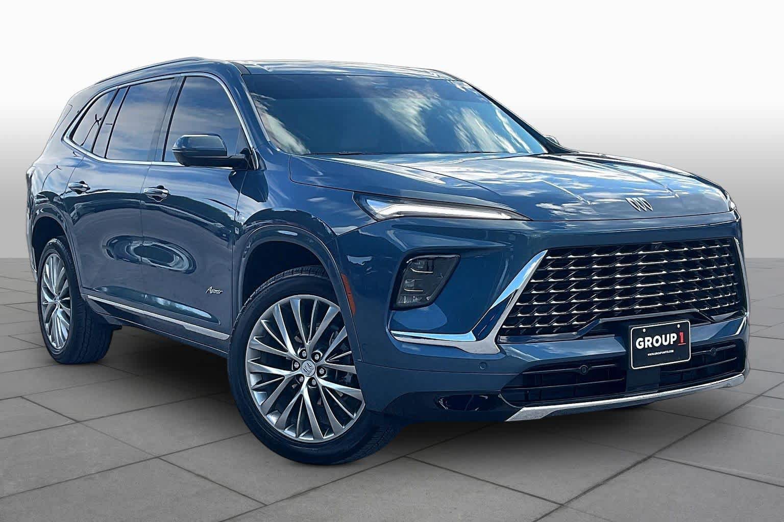 Used 2026 Buick Enclave Avenir w/ Super Cruise Package FWD image 3