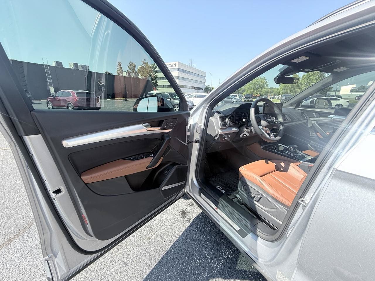 Used 2025 Audi Q5 Prestige w/ Prestige Package AWD/4WD image 9