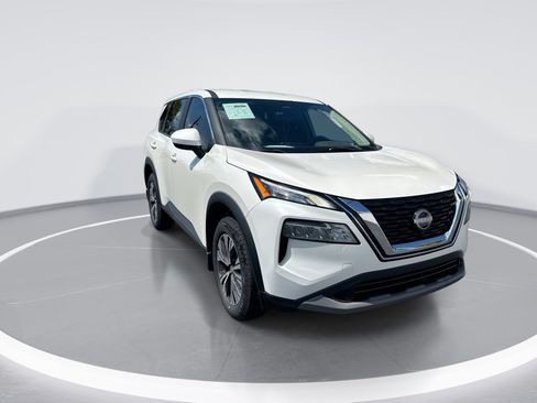 Used 2023 Nissan Rogue SV FWD image 2
