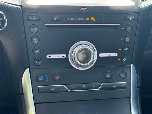 Used 2019 Ford Edge Titanium w/ Equipment Group 301A AWD/4WD image 29