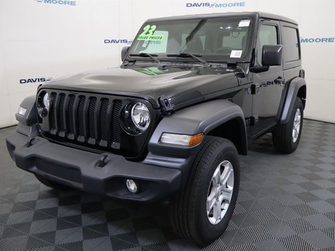 Used 2023 Jeep Wrangler Sport AWD/4WD image 12