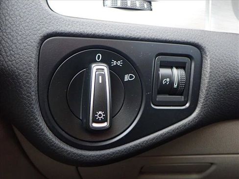 Used 2015 Volkswagen Golf TDI SEL image 21