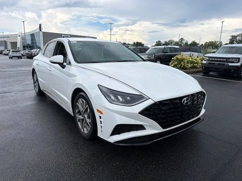 Used 2023 Hyundai Sonata SEL w/ Cargo Package FWD image 2