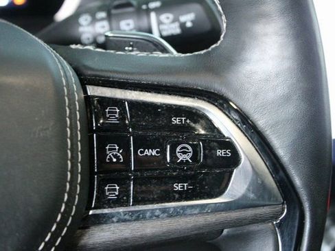 Used 2021 Jeep Grand Cherokee L Overland w/ Advanced Protech Group III image 17