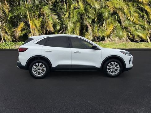Used 2023 Ford Escape Active w/ Tech Pack #1 AWD/4WD image 3