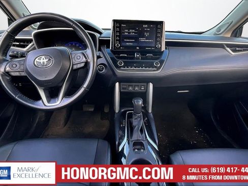 Used 2022 Toyota Corolla Cross XLE w/ Convenience Package image 7