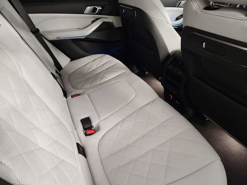 Used 2025 BMW X5 xDrive40i w/ Premium Package image 32