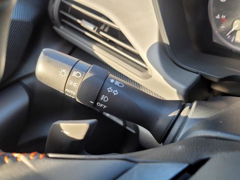 Certified 2025 Subaru Crosstrek 2.5i Limited w/ Crosstrek Mirror Package image 32