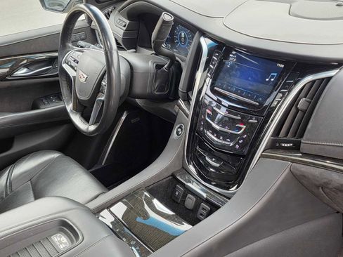 Used 2020 Cadillac Escalade Platinum AWD/4WD image 10