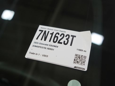 Used 2025 Chevrolet Equinox LT w/ Convenience Package II image 29