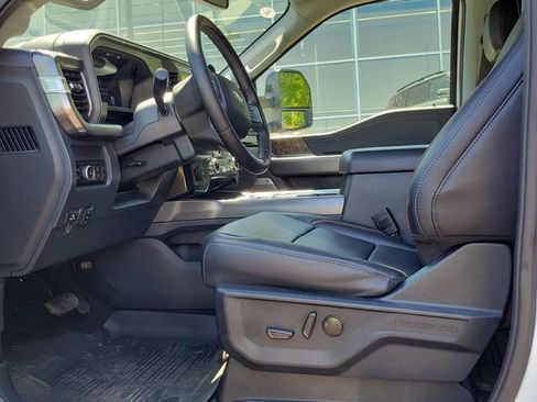 Used 2025 Ford F250 Lariat w/ FX4 Off-Road Package AWD/4WD image 9