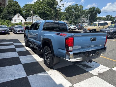 Used 2019 Toyota Tacoma TRD Off-Road AWD/4WD image 4