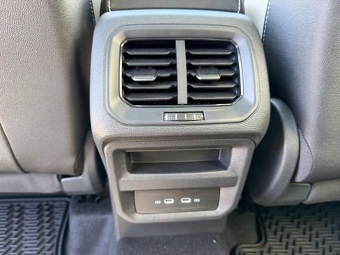 New 2026 Volkswagen Taos SE AWD/4WD image 26
