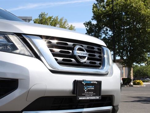 Used 2020 Nissan Pathfinder SL AWD/4WD image 4