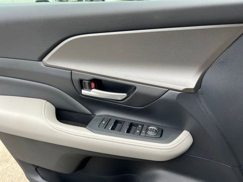 New 2026 Toyota Grand Highlander AWD Hybrid image 13